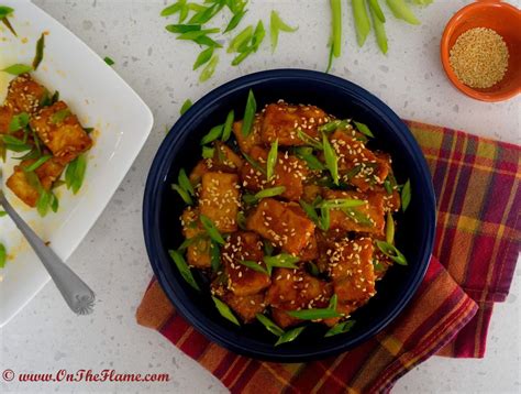  Tofu alla Huanggang: La morbida tentazione del tofu incontra il fuoco fragrante dell'olio di sesamo!