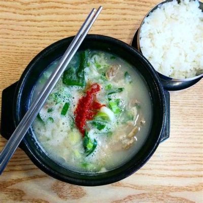  Dwaeji Gukbap: Un comfort food piccante che riscalda il cuore e lo stomaco!