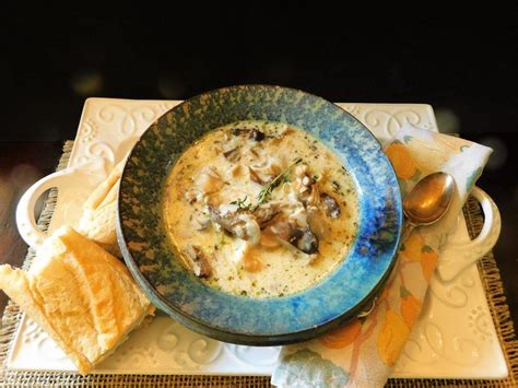  La Zuppa di Funghi selvatici di Wuzhong: Un trionfo terroso con un pizzico di freschezza marina!